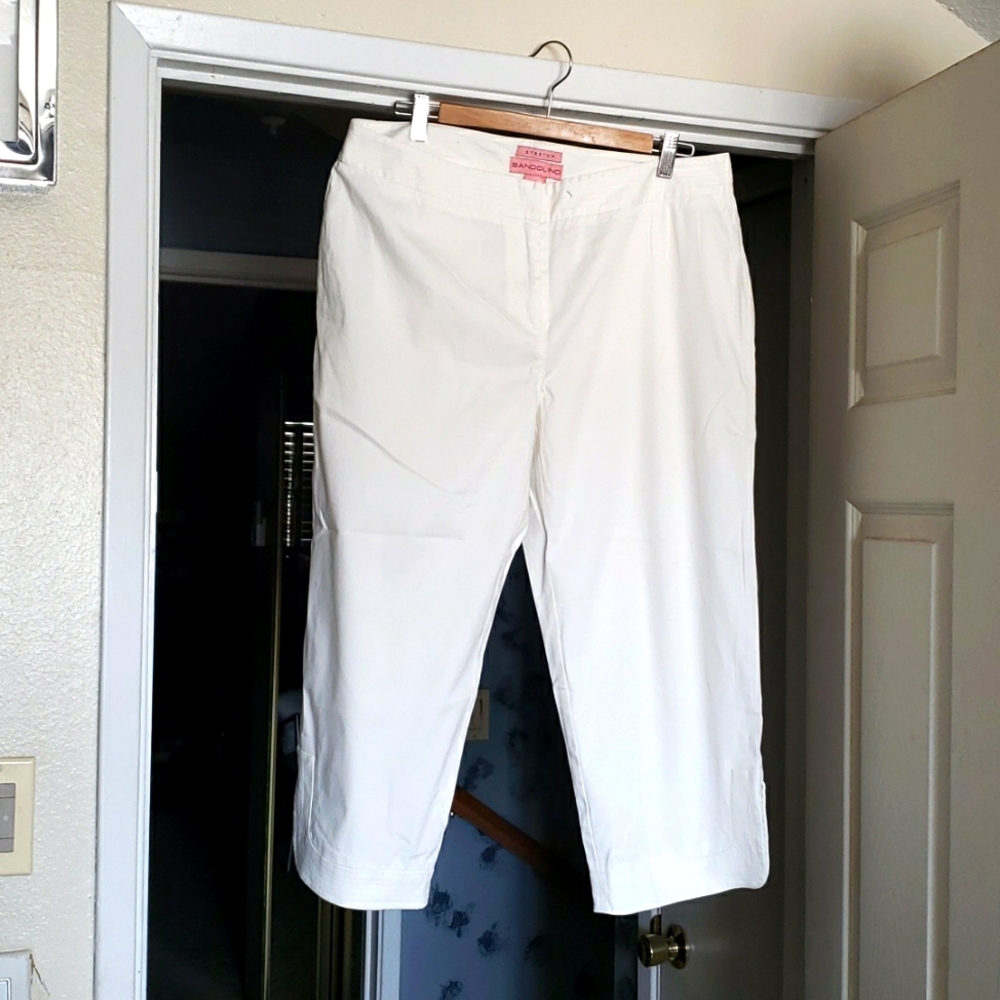 White Capris pants/slacks Bandolino size14, stretch